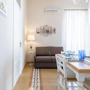 https://stazione-notarbartolo-bright-cozy-apartment.sicilyhotelsitaly.net