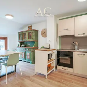 https://square-apartment.it-lombardy.com